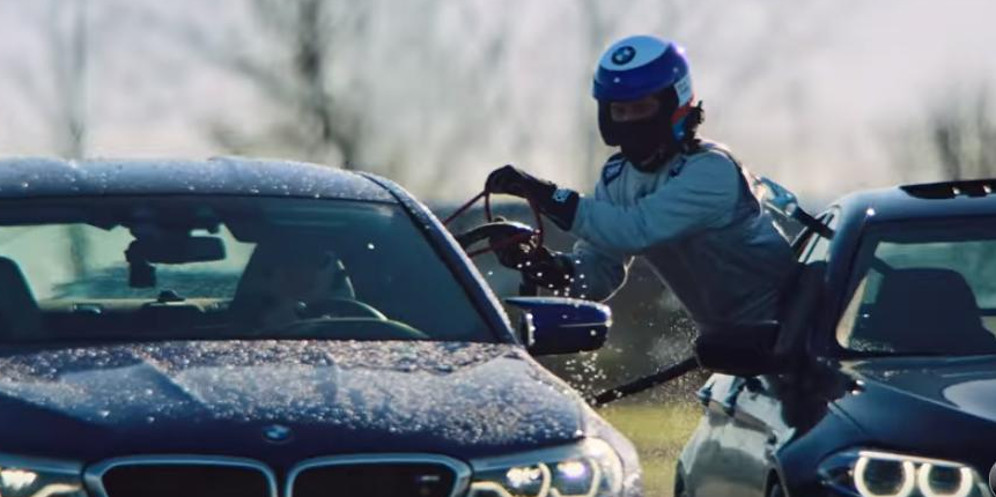 Cool! Bikin Rekor Nge-Drift, BMW M5 Isi Bensinnya Sambil Beraksi thumbnail